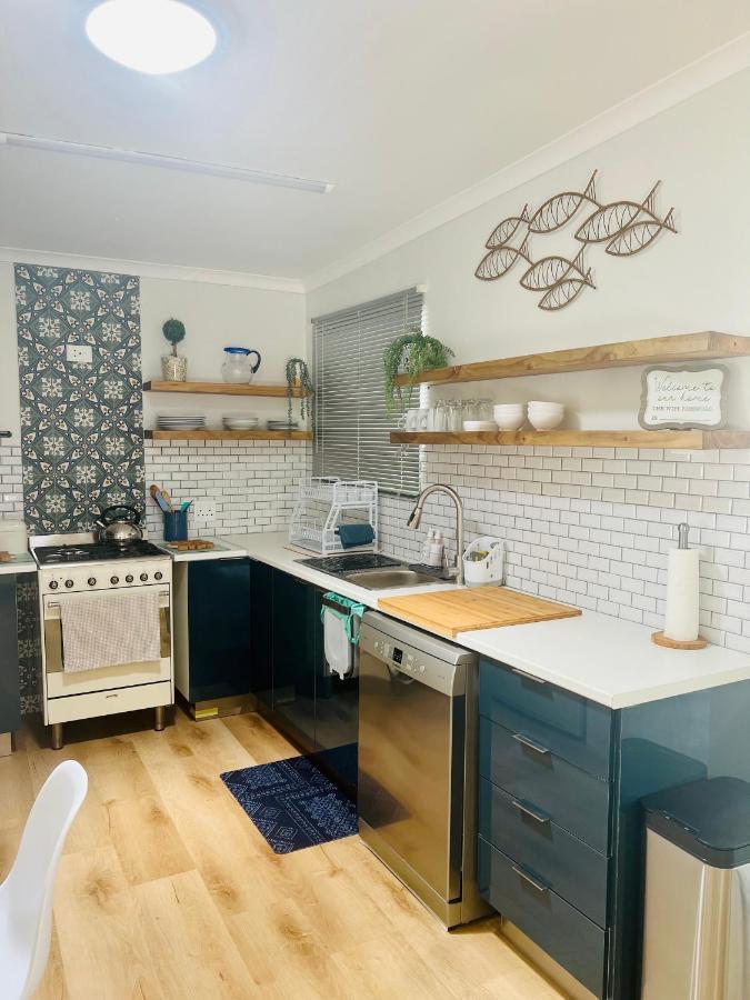 Adorable 2 Bedroom Cottage With Spacious Veranda Херманус Экстерьер фото