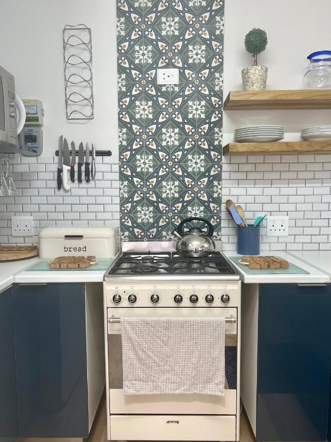 Adorable 2 Bedroom Cottage With Spacious Veranda Херманус Экстерьер фото