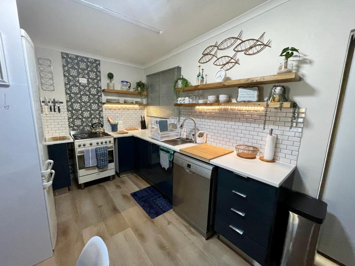 Adorable 2 Bedroom Cottage With Spacious Veranda Херманус Экстерьер фото